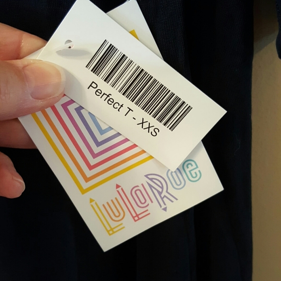 💕Black Lularoe Perfect T - Picture 3 of 5